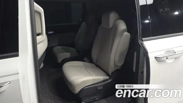 Kia Carnival 2023 — Фото 12/20