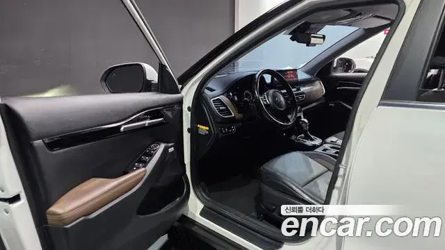 Kia Seltos 2019 — ფოტო 23/30