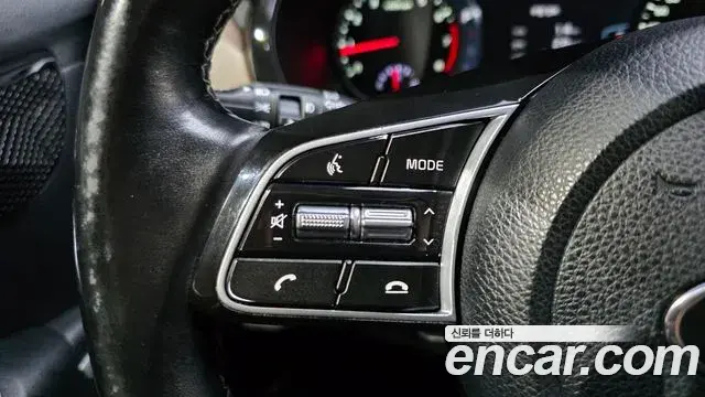 Kia Seltos 2019 — ფოტო 16/30