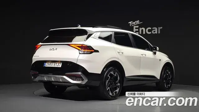 Kia Sportage 2024 — Фото 2/20
