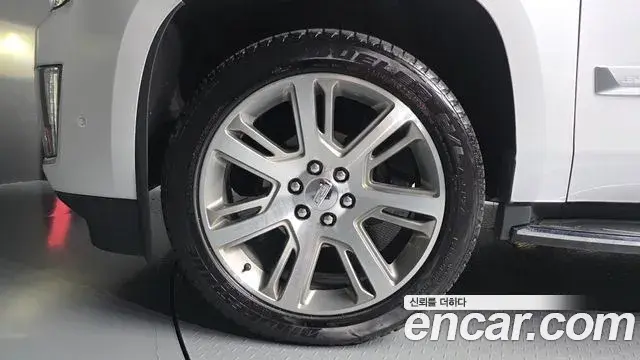 Cadillac Escalade 2020 — Photo 14/32