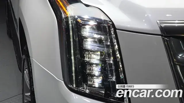Cadillac Escalade 2020 — Photo 25/32