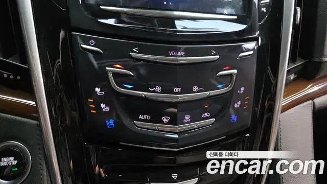 Cadillac Escalade 2020 — Photo 24/32