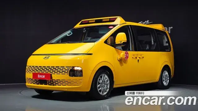 Hyundai Staria 2022 — Фото 1/20