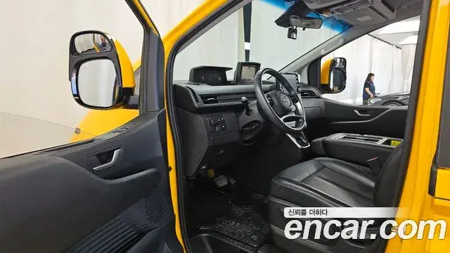 Hyundai Staria 2022 — Фото 10/20