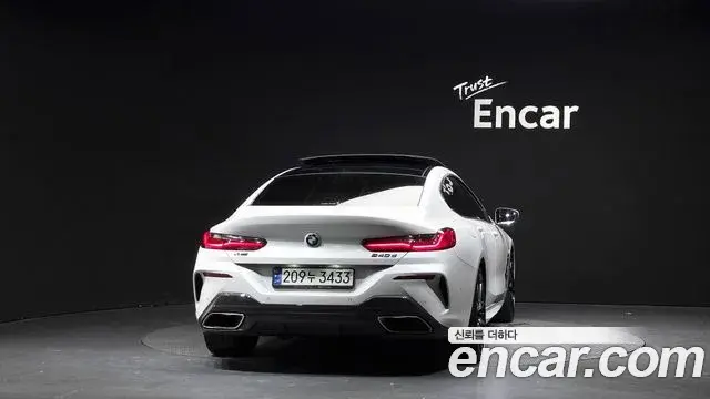 BMW 8 Series 2021 — Фото 4/20