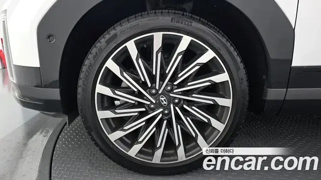 Hyundai Santa Fe 2025 — Фото 4/20