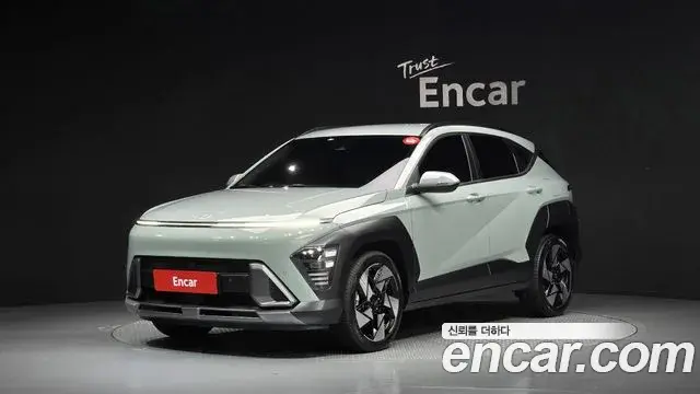 Hyundai Kona 2023 — Фото 1/20