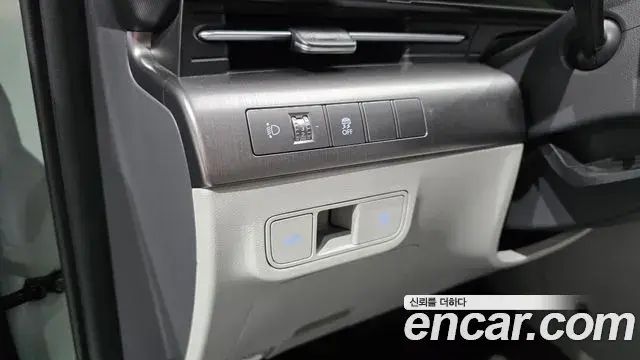 Hyundai Kona 2023 — Фото 12/20