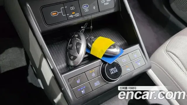 Hyundai Kona 2023 — Фото 18/20