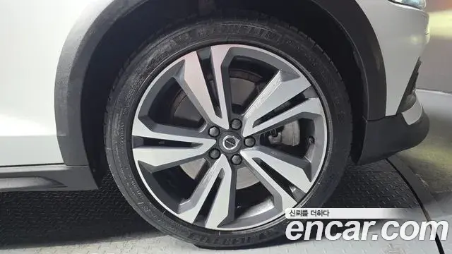 Volvo V60 Cross Country 2019 — Photo 27/39