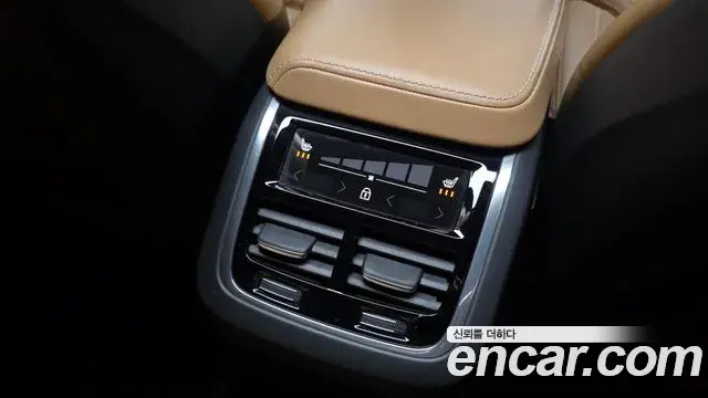 Volvo V60 Cross Country 2019 — Photo 34/39