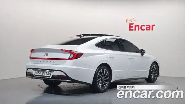 Hyundai Sonata 2019 — Фото 2/20