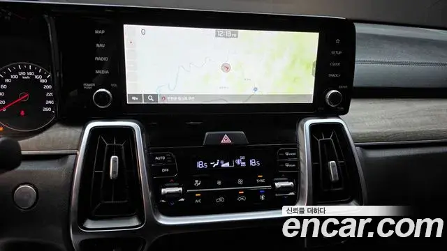 Kia Sorento 2022 — Фото 13/20