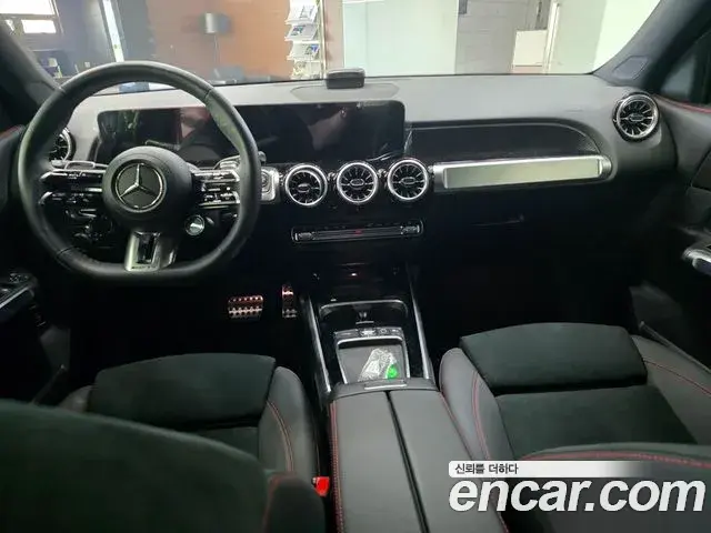 Mercedes-Benz GLB-Class 2026 — Фото 10/20