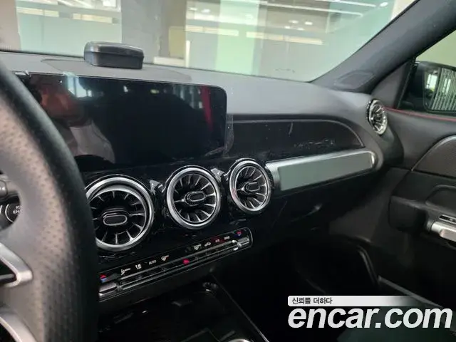 Mercedes-Benz GLB-Class 2026 — Фото 14/20