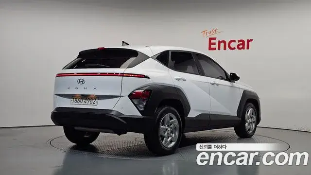 Hyundai Kona 2023 — Фото 2/20