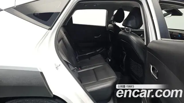 Hyundai Kona 2023 — Фото 11/20