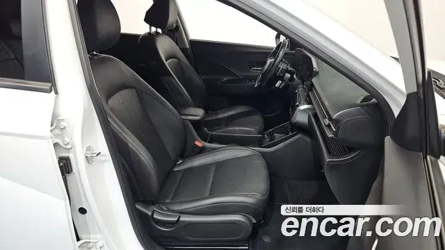 Hyundai Kona 2023 — Фото 12/20
