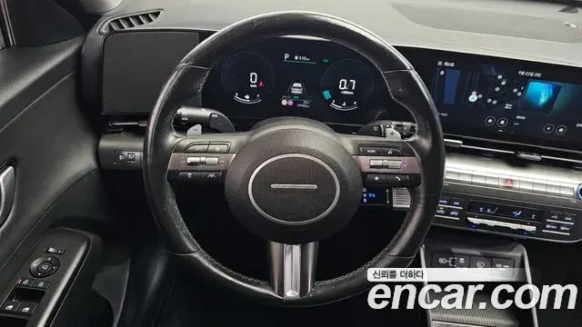 Hyundai Kona 2023 — Фото 13/20