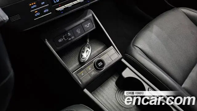 Hyundai Kona 2023 — Фото 16/20