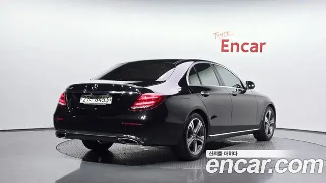 Mercedes-Benz E-Class 2019 — Фото 2/20
