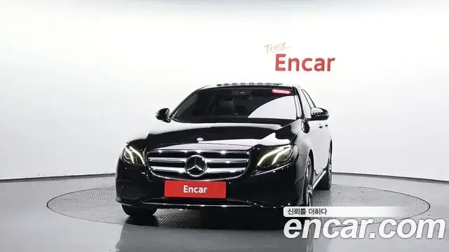Mercedes-Benz E-Class 2019 — Фото 3/20