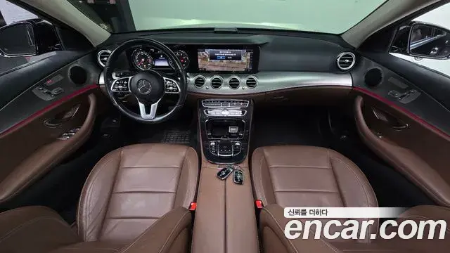 Mercedes-Benz E-Class 2019 — Фото 7/20