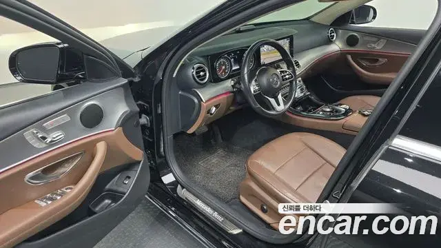 Mercedes-Benz E-Class 2019 — Фото 10/20