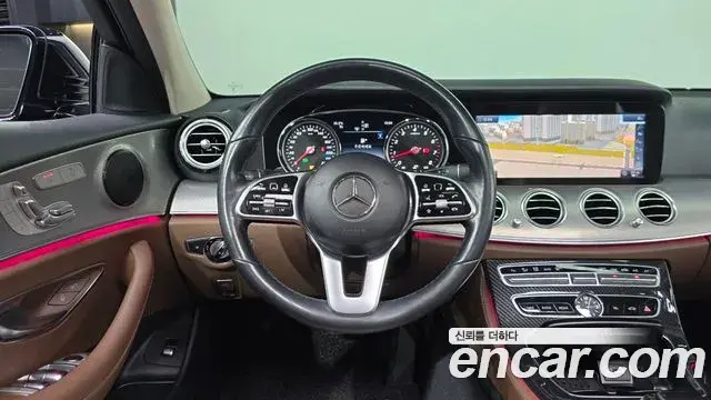 Mercedes-Benz E-Class 2019 — Фото 12/20