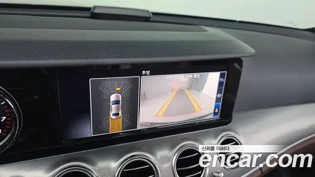 Mercedes-Benz E-Class 2019 — Фото 14/20
