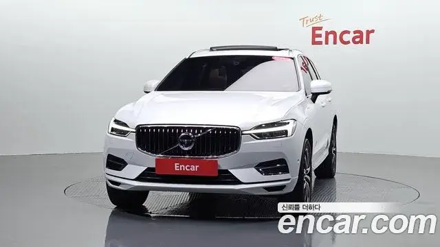Volvo XC60 2021 — ფოტო 7/34