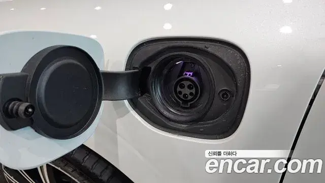 Volvo XC60 2021 — ფოტო 27/34