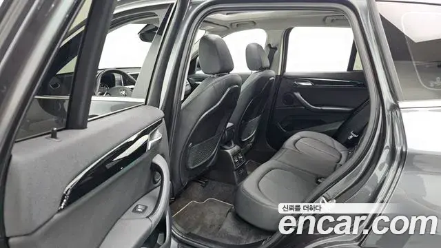 BMW X1 2022 — Фото 12/20