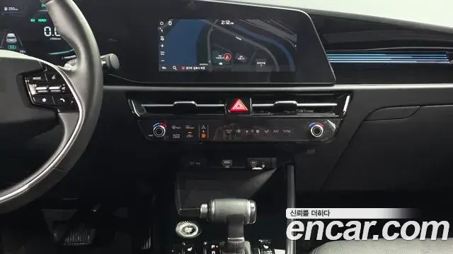 Kia Niro 2022 — Фото 13/20
