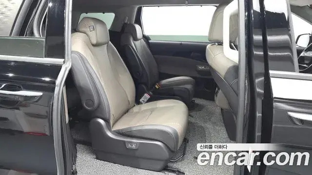 Kia Carnival 2025 — ფოტო 23/31