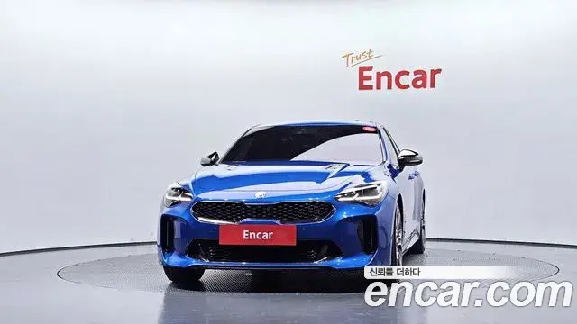 Kia Stinger 2018 — Фото 2/20