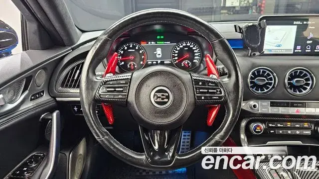 Kia Stinger 2018 — Фото 12/20