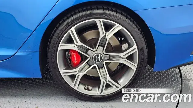 Kia Stinger 2018 — Photo 27/32