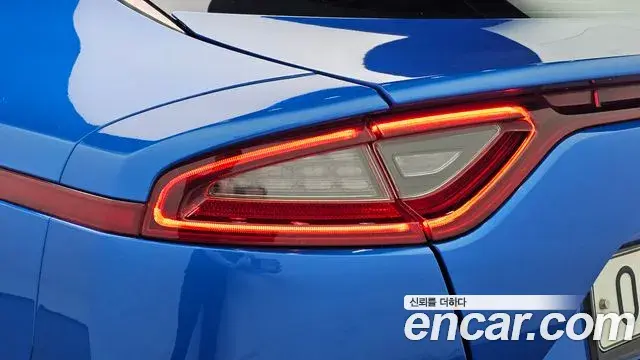 Kia Stinger 2018 — Photo 23/32