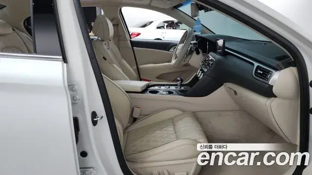 Genesis G70 2021 — Photo 18/35