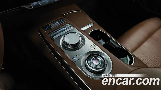 Genesis GV70 2021 — Şəkil 27/32