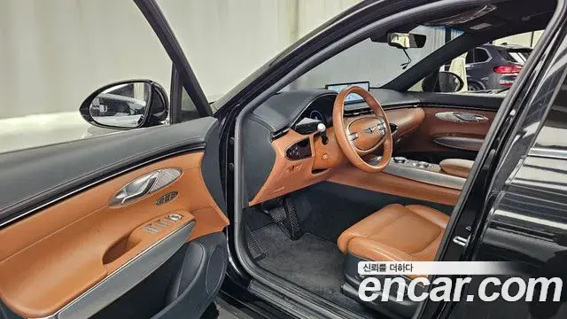 Genesis GV70 2021 — Şəkil 24/32