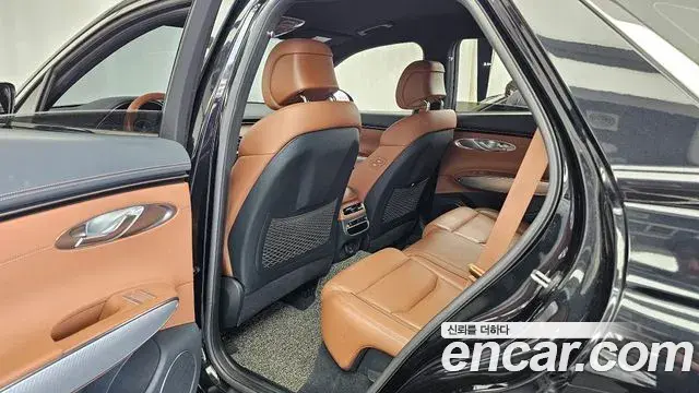 Genesis GV70 2021 — Şəkil 17/32