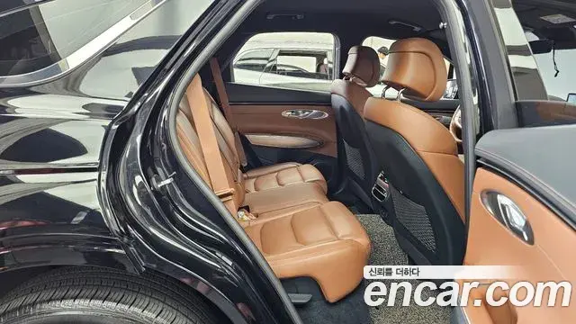 Genesis GV70 2021 — Şəkil 23/32