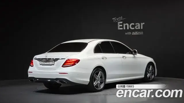 Mercedes-Benz E-Class 2018 — Фото 2/20