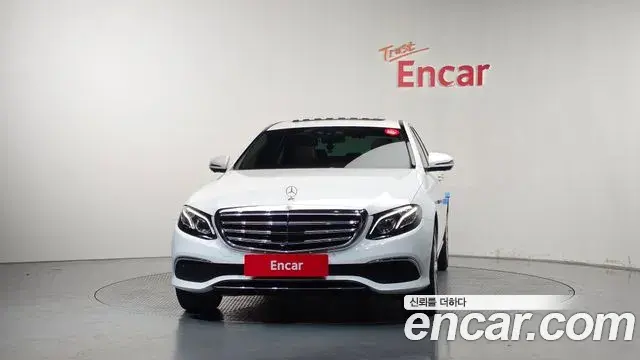 Mercedes-Benz E-Class 2020 — Фото 3/20