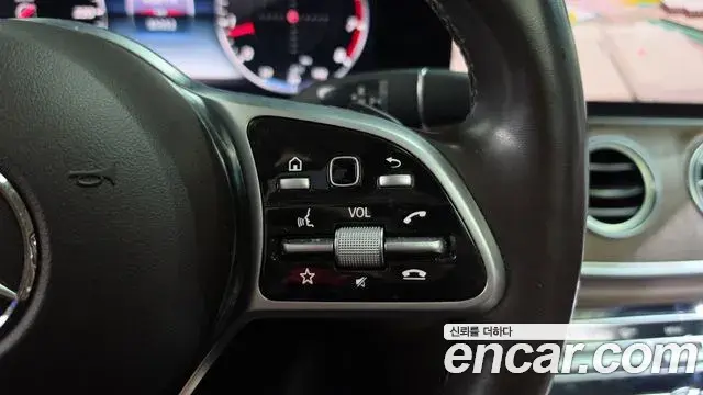 Mercedes-Benz E-Class 2020 — Фото 17/20