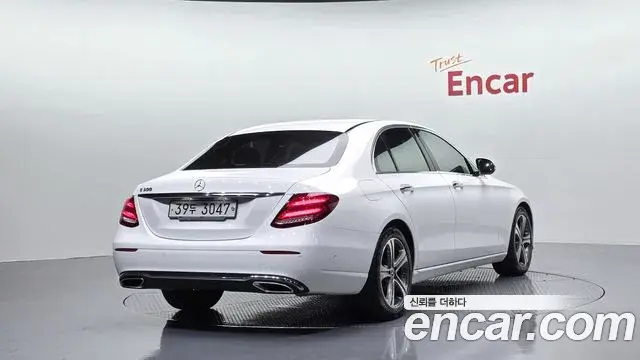 Mercedes-Benz E-Class 2019 — Фото 2/20