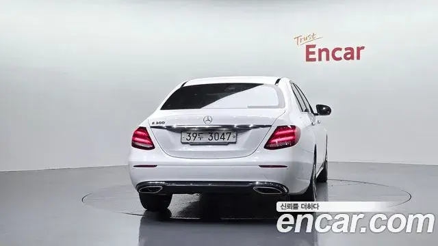 Mercedes-Benz E-Class 2019 — Фото 4/20